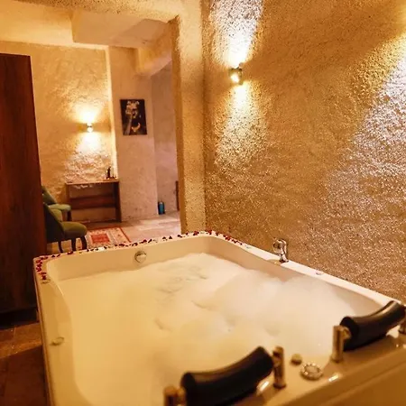 Hydros Cave 3* Uchisar