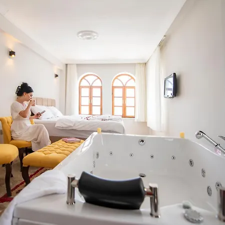 Hydros Cave 3* Uchisar