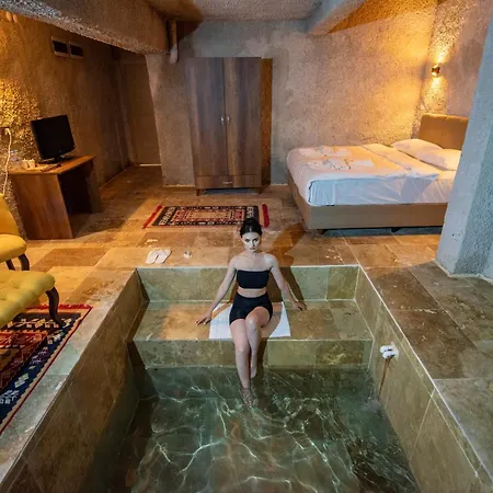 Hotel Hydros Cave