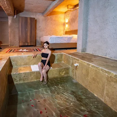 Hotel Hydros Cave