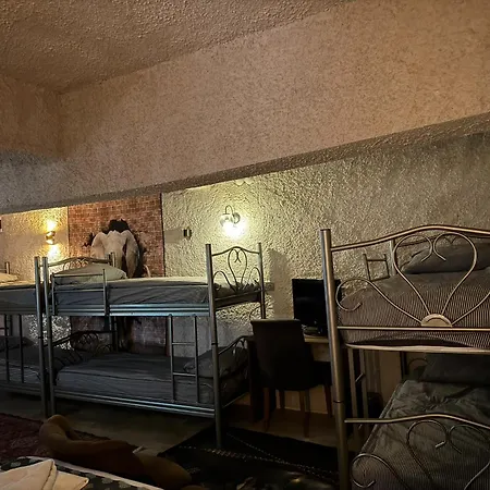 Hotel Hydros Cave
