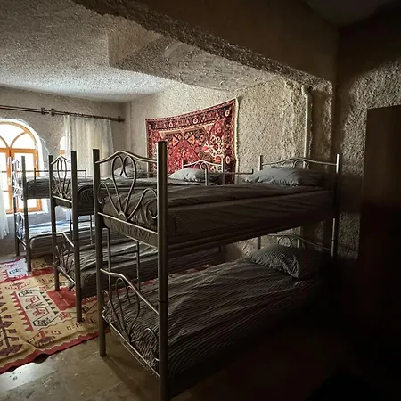 Hotel Hydros Cave