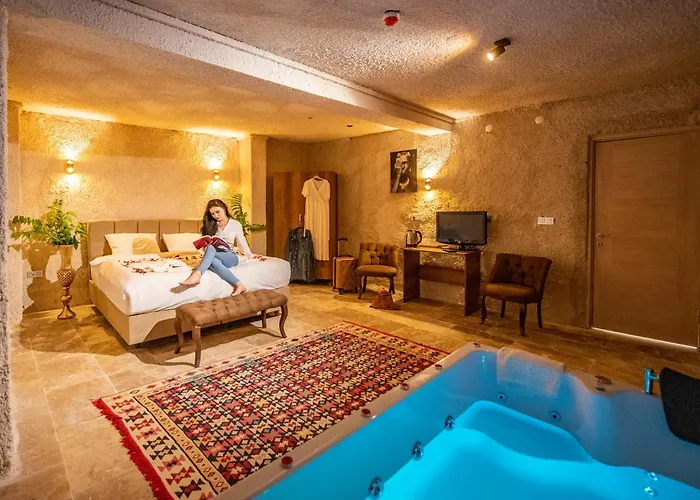 Szálloda Hydros Cave 3*